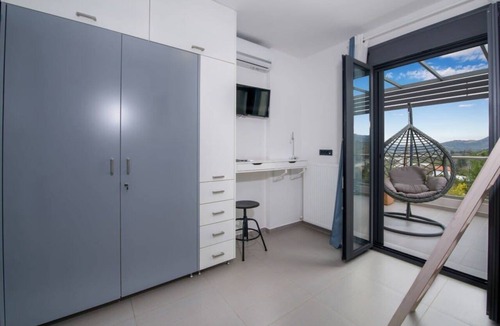 Skines Villa | Alyona Villa | Private Pool, Garden & Playground