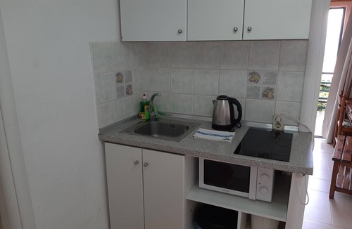 Dafnata Apartment | Amazing apartment in Mpenitses with terrace