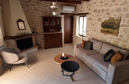 Margarites House | Amelia's home