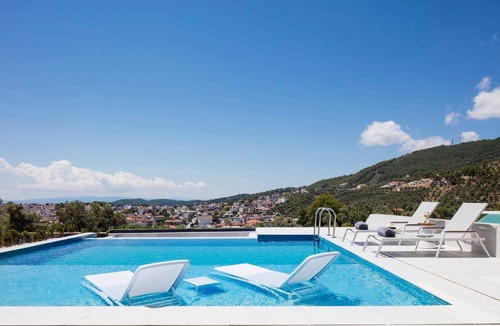 Skiathos Town Hotel | Amira