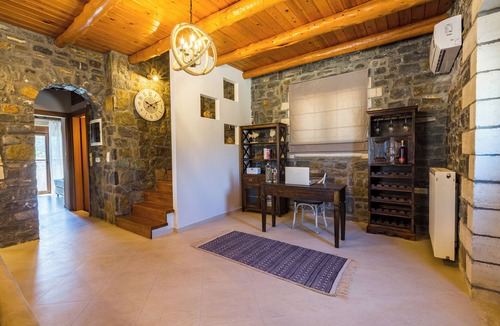 Monopari Villa | Ampelonas Vilana stone vila Nature-inspired retreat!