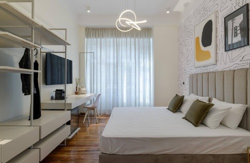 Plaka Apartment | An Outstanding 3 Bdrm Apartment in the Heart of Athens