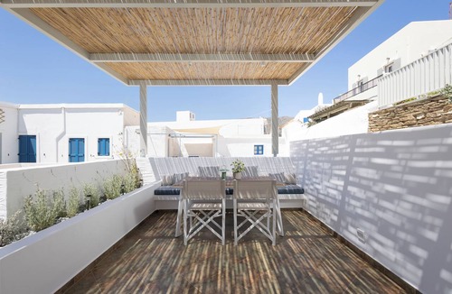 Gavrio Apartment | Androsea Suite for Two with Courtyard