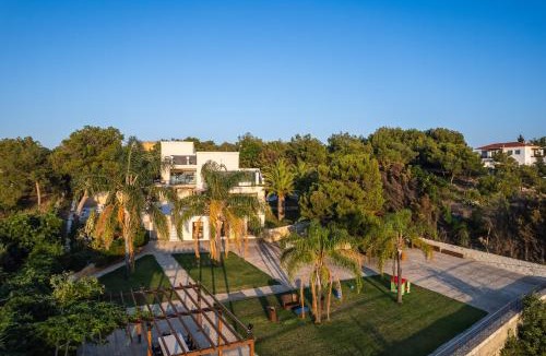 Akrotiri Villa | Angels Villa - 8-Bedroom Estate Ideal for Groups & Families by etouri