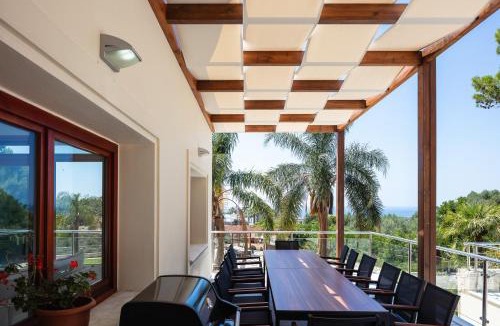 Akrotiri Villa | Angels Villa - 8-Bedroom Estate Ideal for Groups & Families by etouri