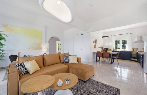Pirgi Apartment | Anifo Apartment with Sea View, Wi-Fi, and Air Conditioning