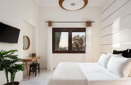 Kini Villa | Aniv Villa by the Sea - 5m from the beach