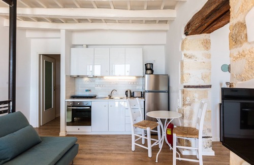 Old Town Rethymnon Apartment | Anne Apartment, cosy apartment in the Old Harbour!