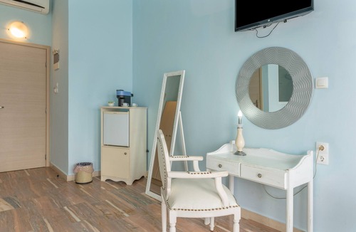 Mirties Apartment | Apartment 'Afroditi with Sea View Balcony' with Private Terrace, Wi-Fi and Air Conditioning