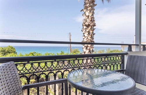 Alikanas Apartment | Apartment 'Bel Momento - Family Room' with Sea View, Wi-Fi and Air Conditioning