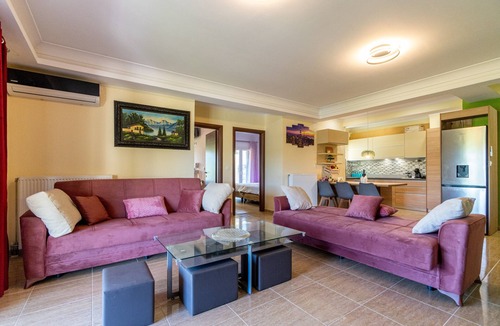 Dafnata Apartment | Apartment 'Casa D'Irene' with Mountain View, Wi-Fi and Air Conditioning