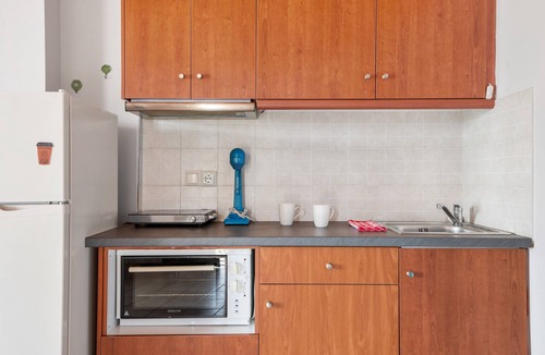 Foinikounta Apartment | Apartment 'Chroma For 2, Finikounda' with Sea View, Wi-Fi and Air Conditioning