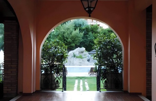 Limni Apartment | Apartment 'Corfu Club Family Suite' with Shared Pool, Wi-Fi and Air Conditioning