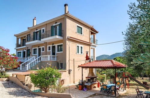 Sami Apartment | Apartment "Daratos 6" with Sea View, Shared Garden & Wi-Fi