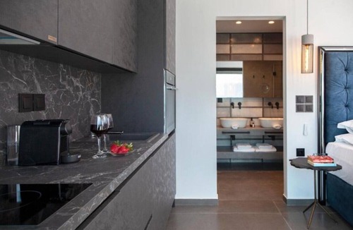 Nidri Apartment | Apartment "Desun Suites Blue" with Sea View, Balcony, Garden and Wi-Fi