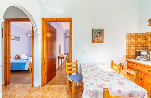 Kato Korakiana Apartment | Apartment 'Dolce Far Niente' with Shared Terrace, Wi-Fi and Air Conditioning