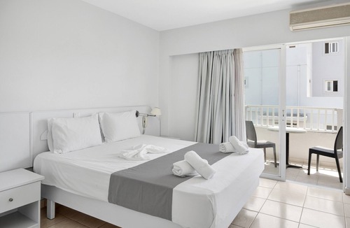 Kardamena Apartment | Apartment 'Evripides Family One -bedroom 2' with Shared Pool, Shared Garden and Air Conditioning