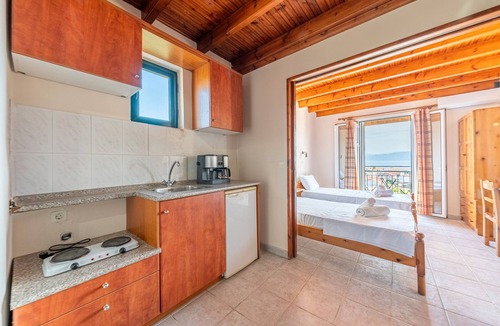 Kavos Apartment | Apartment 'Gavriil G3' with Sea View, Wi-Fi and Air Conditioning