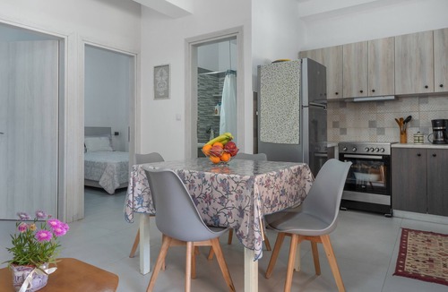 Panormos Apartment | Apartment 'Iliana 2' with Mountain View, Wi-Fi and Air Conditioning