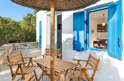 Agios Prokopios Apartment | Apartment In A Hotel 'Sun Rock Boutique - Villa Jasmine' with Private Terrace and Air Conditioning