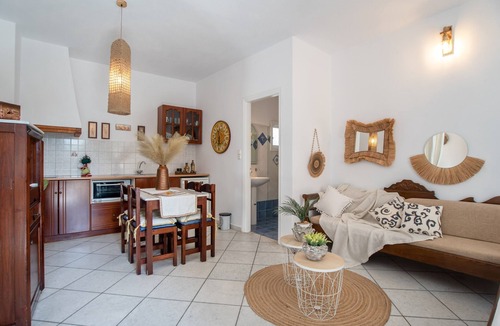 Agios Prokopios Apartment | Apartment In A Hotel 'Sun Rock Boutique - Villa Gerani' with Private Terrace and Air Conditioning