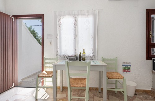 Ferma Apartment | Apartment In A Hotel 'with Garden View-Creta' with Mountain View, Wi-Fi and Air Conditioning