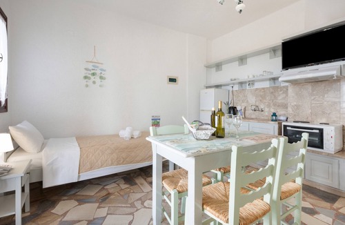 Ferma Apartment | Apartment In A Hotel 'with Sea View-Creta' with Sea View, Wi-Fi and Air Conditioning