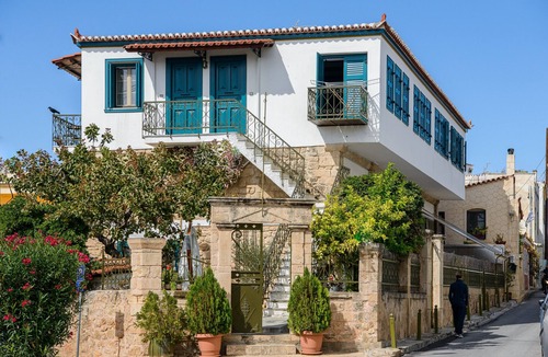 Aegina Town Apartment | Apartment in Aparthotel 'Unit 5' with Private Terrace, Wi-Fi and Air Conditioning