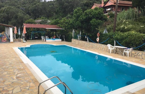 Dafnata Apartment | Apartment in Mpenitses with shared pool