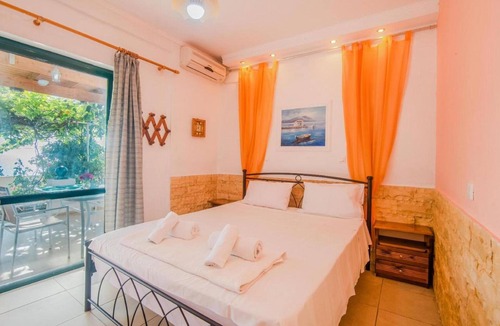 Dafnata Apartment | Apartment in Mpenitses with shared pool