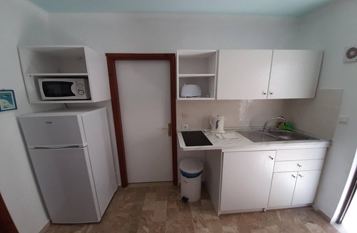 Dafnata Apartment | Apartment in Mpenitses with Sea Views & Pool