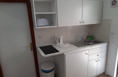 Dafnata Apartment | Apartment in Mpenitses with Sea Views & Pool