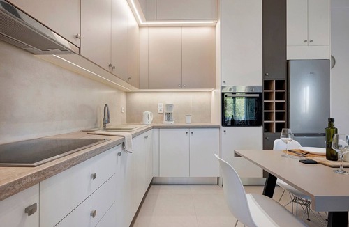 Agkisaras Apartment | Apartment 'La Casa Di Leone - Gio' with Shared Terrace, Wi-Fi and Air Conditioning