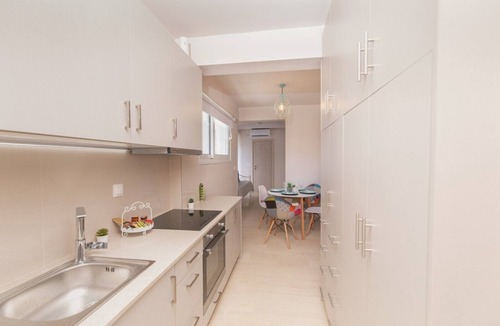 Kalamata Apartment | Apartment 'Mantisses Studio' with Shared Terrace, Wi-Fi and Air Conditioning