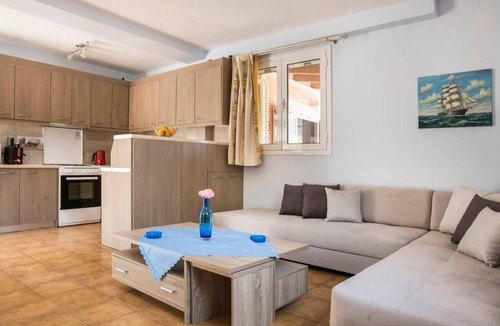 Kardhakata Apartment | Apartment 'Moulinos Cottages Angeliki' with Shared Terrace, Wi-Fi and Air Conditioning