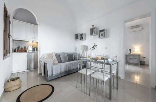 Megalochori Apartment | Apartment near Dinan Center