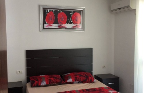 Shengjin Apartment | Apartment near the beach with a beautiful view of the city and sea