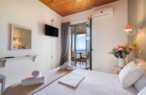 Kalamitsi Apartment | Apartment 'Nontas Home 33' with Sea View, Wi-Fi and Air Conditioning