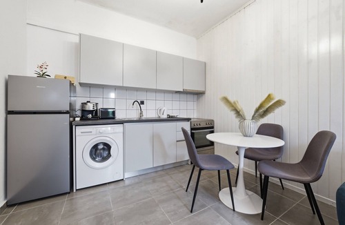 Limni Apartment | Apartment 'One-Bedroom' with Mountain View, Wi-Fi and Air Conditioning