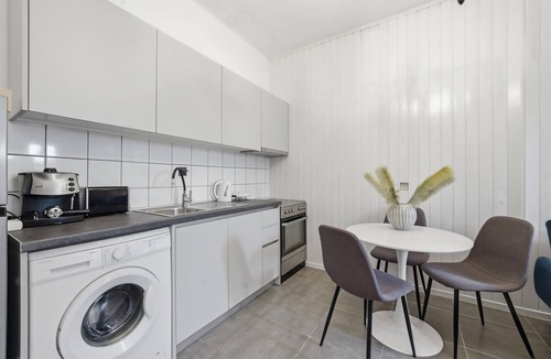 Limni Apartment | Apartment 'One-Bedroom' with Mountain View, Wi-Fi and Air Conditioning