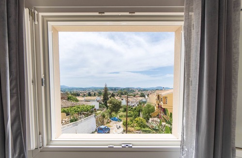 Corfu Town Apartment | Apartment 'Rozario 2' with Wi-Fi and Air Conditioning