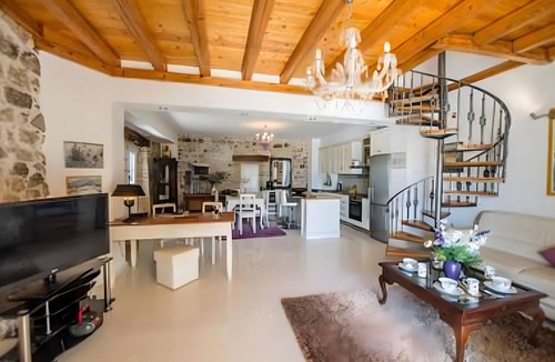 Peroulion Apartment | Apartment 'Siorra Angelina Villa' with Private Pool, Wi-Fi and Air Conditioning