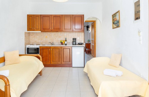 Astypalaia Apartment | Apartment 'Studios Asterias 2' with Shared Terrace, Wi-Fi and Air Conditioning