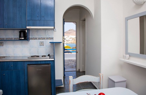 Logaras Apartment | Apartment 'The Aegean Junior Suite' with Sea View, Wi-Fi and Air Conditioning