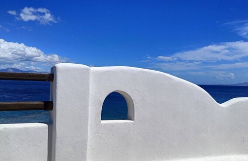 Logaras Apartment | Apartment 'The Icarian Double Room' with Sea View, Wi-Fi and Air Conditioning