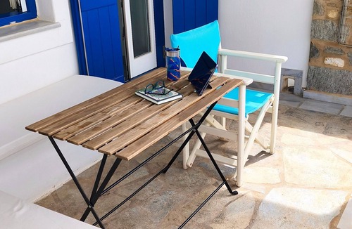 Logaras Apartment | Apartment 'The Icarian Double Room' with Sea View, Wi-Fi and Air Conditioning