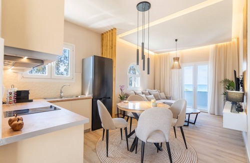 Almiros Beach Apartment | Apartment 'Villa Maria 3' with Sea View, Wi-Fi and Air Conditioning