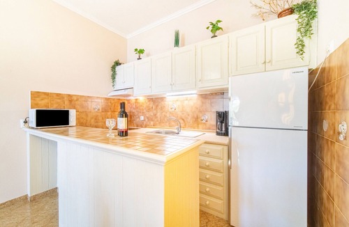 Agios Spyridon Corfu Apartment | Apartment 'Villa Olive Grove and Sea View' with Sea View, Wi-Fi and Air Conditioning