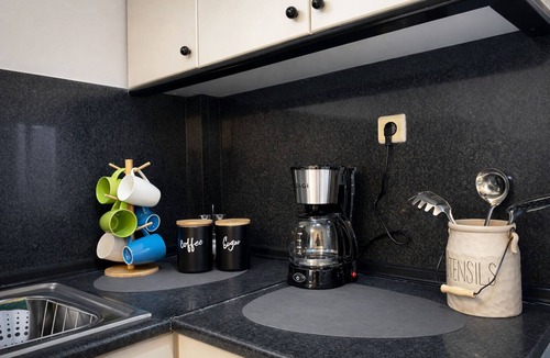 Larissa Apartment | Apartment with Free Parking in the Building