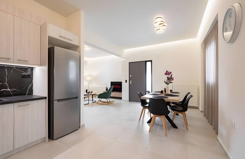 Heraklion Apartment | Apartment 'Zoelgrek Luxury Suite 1' with Private Terrace, Wi-Fi and Air Conditioning